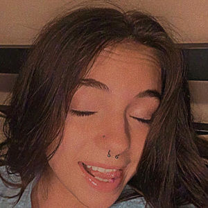 Meet your Posher, Lily